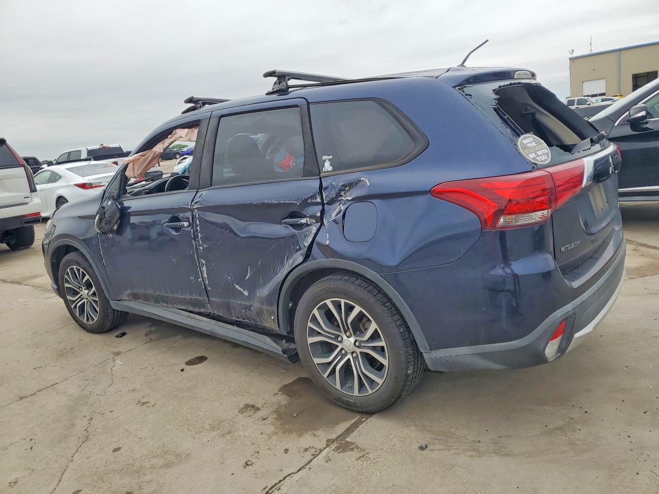 2016 MITSUBISHI OUTLANDER SE photo 3