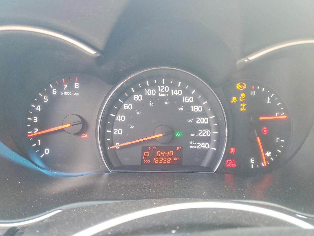 2014 KIA SORENTO LX photo 25