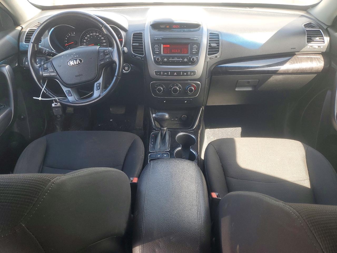 2014 KIA SORENTO LX photo 22