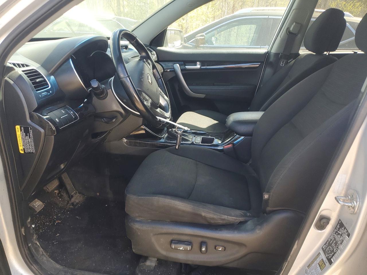 2014 KIA SORENTO LX photo 19