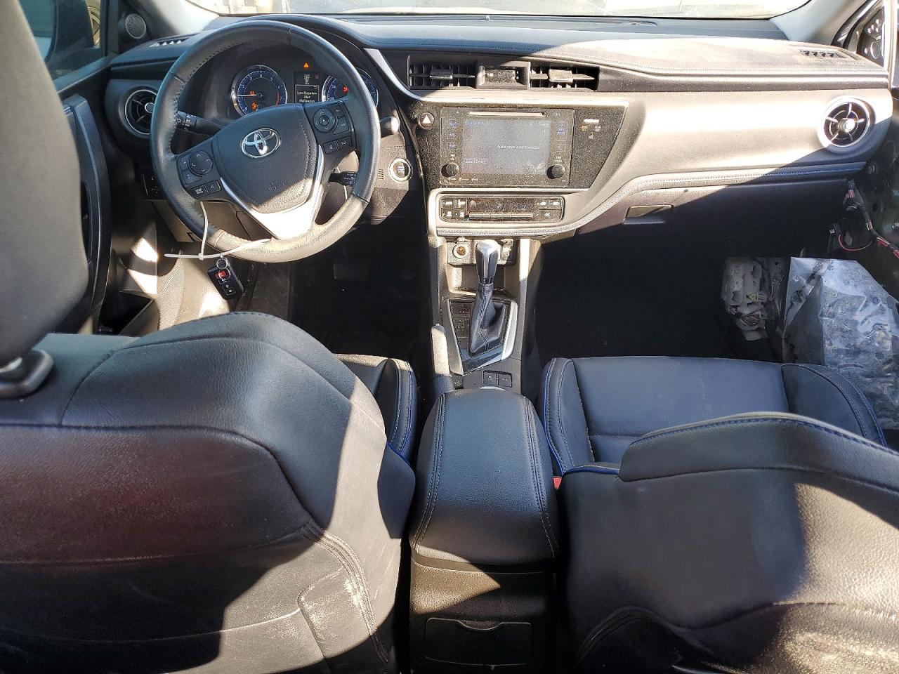 2017 TOYOTA COROLLA XSE photo 22