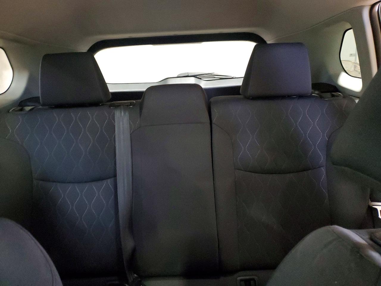 2023 TOYOTA COROLLA CROSS LE photo 28