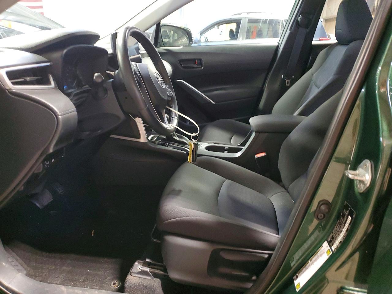 2023 TOYOTA COROLLA CROSS LE photo 19