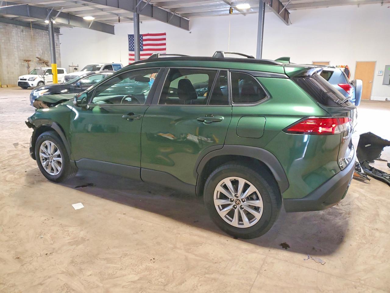 2023 TOYOTA COROLLA CROSS LE photo 4