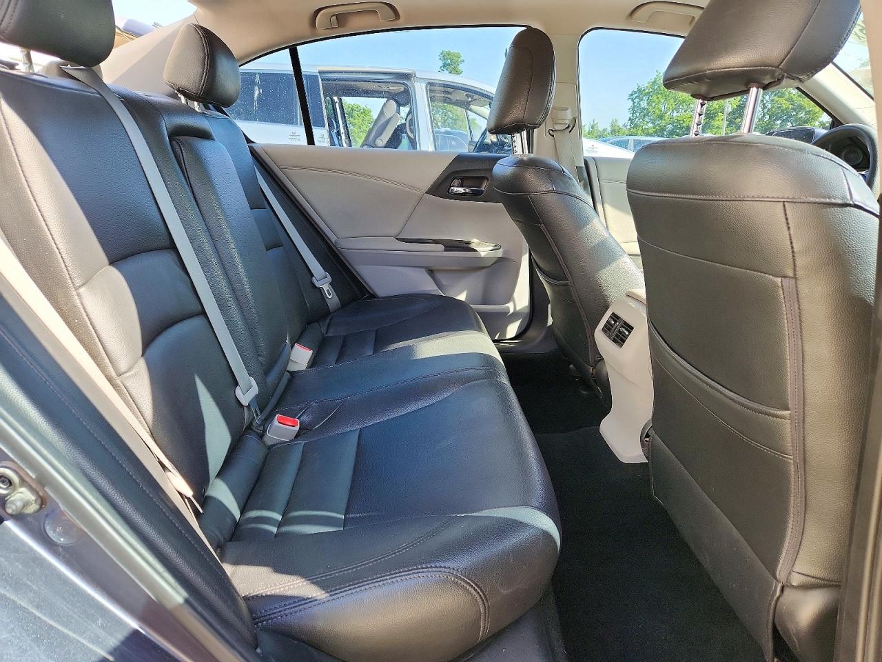 2016 HONDA ACCORD EX photo 19