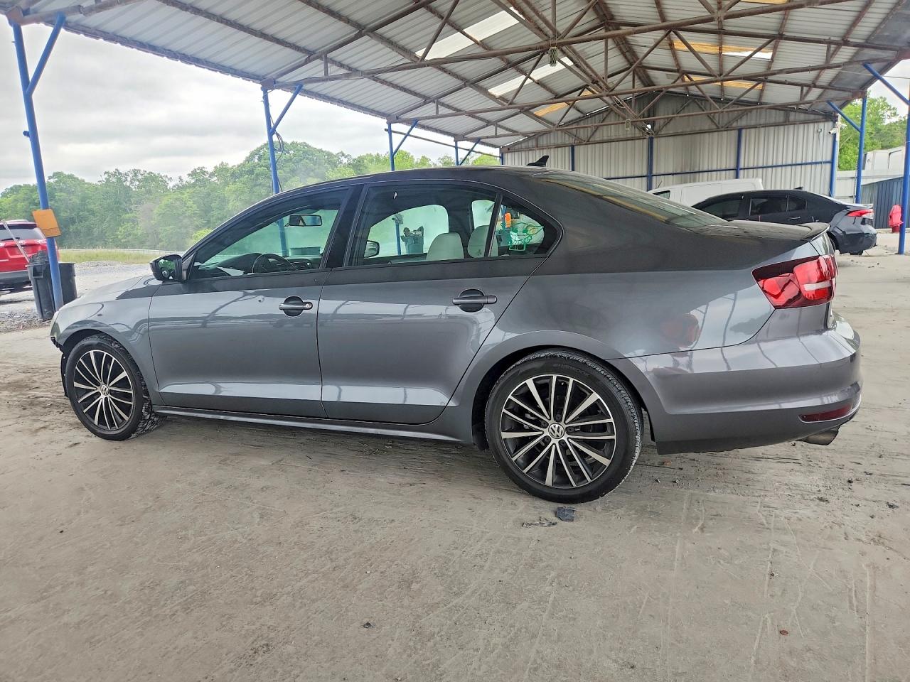 2016 VOLKSWAGEN JETTA SPORT photo 3