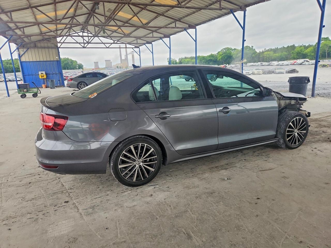 2016 VOLKSWAGEN JETTA SPORT photo 5