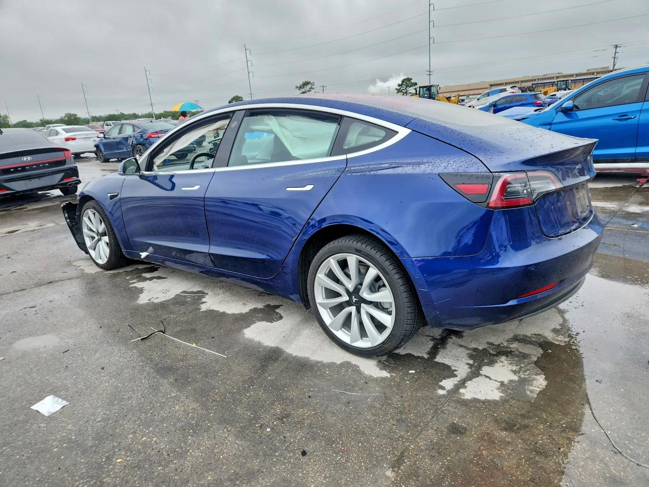 2018 TESLA MODEL 3 photo 3