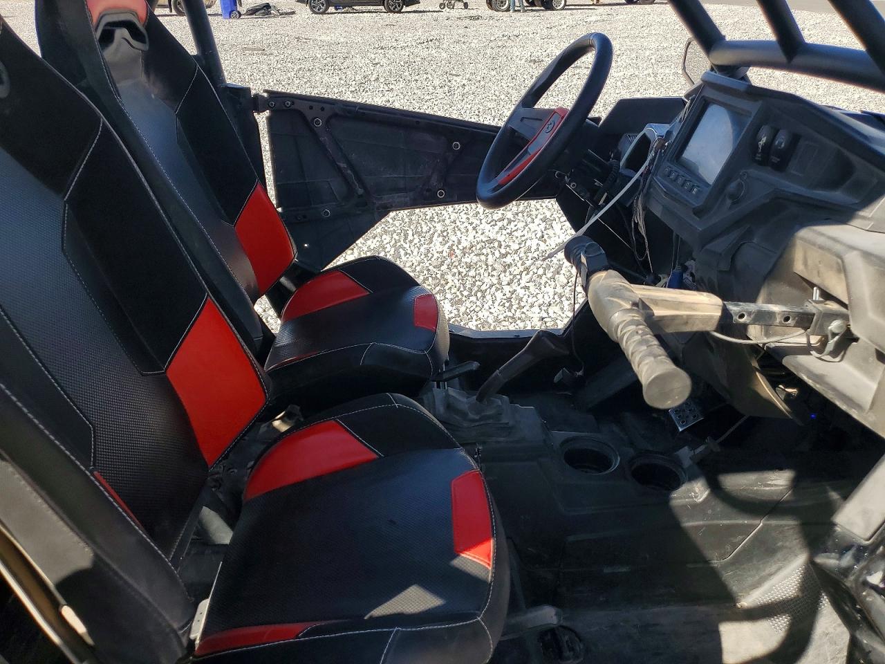 2018 POLARIS RZR UTILITY VEHICLE photo 9