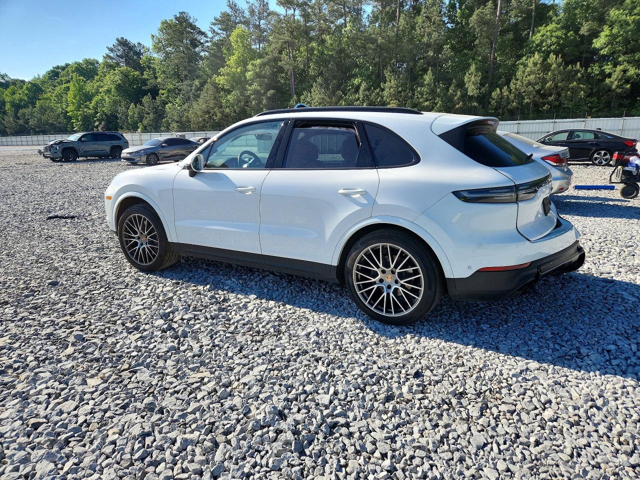 2023 PORSCHE CAYENNE BASE photo 3