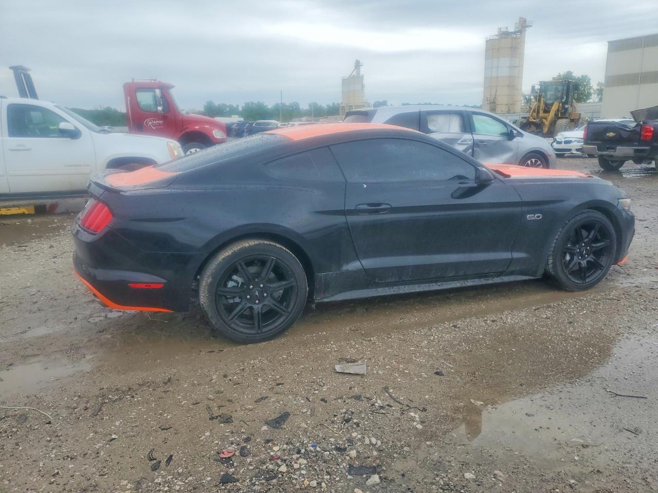 2017 FORD MUSTANG GT photo 5