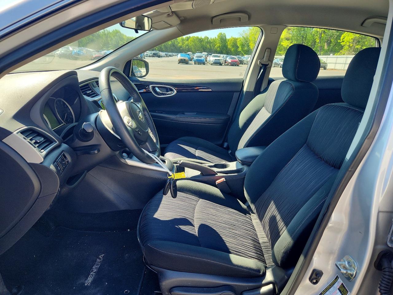 2019 NISSAN SENTRA SV photo 13