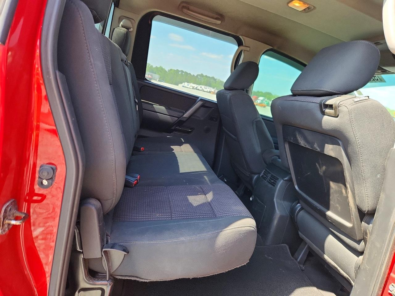2011 NISSAN TITAN SV photo 19