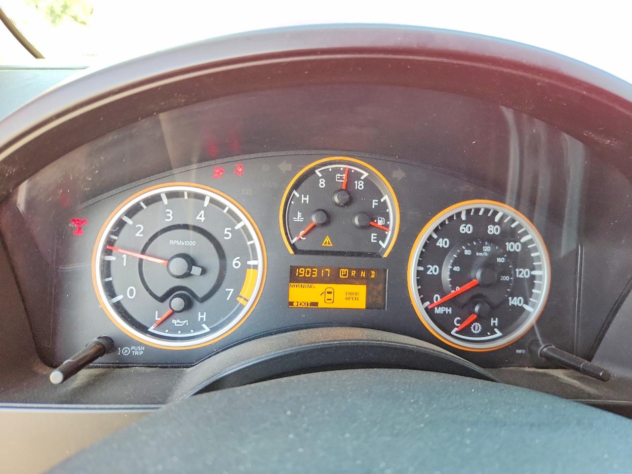 2011 NISSAN TITAN SV photo 17