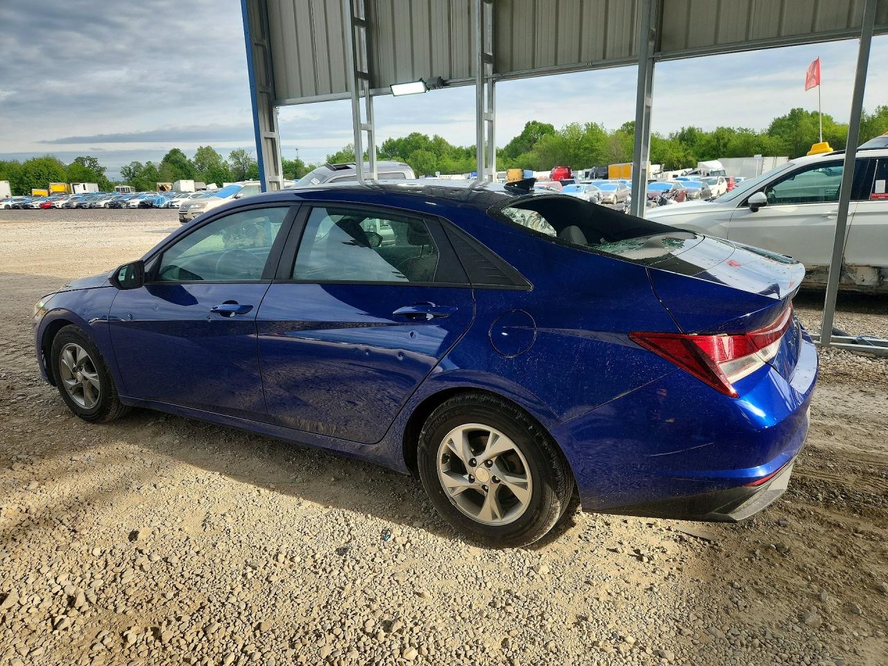 2023 HYUNDAI ELANTRA photo 2