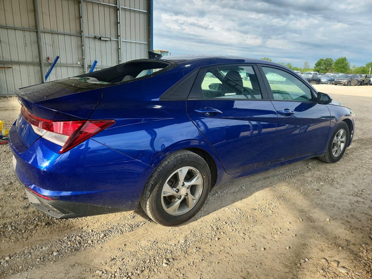 2023 HYUNDAI ELANTRA photo 3