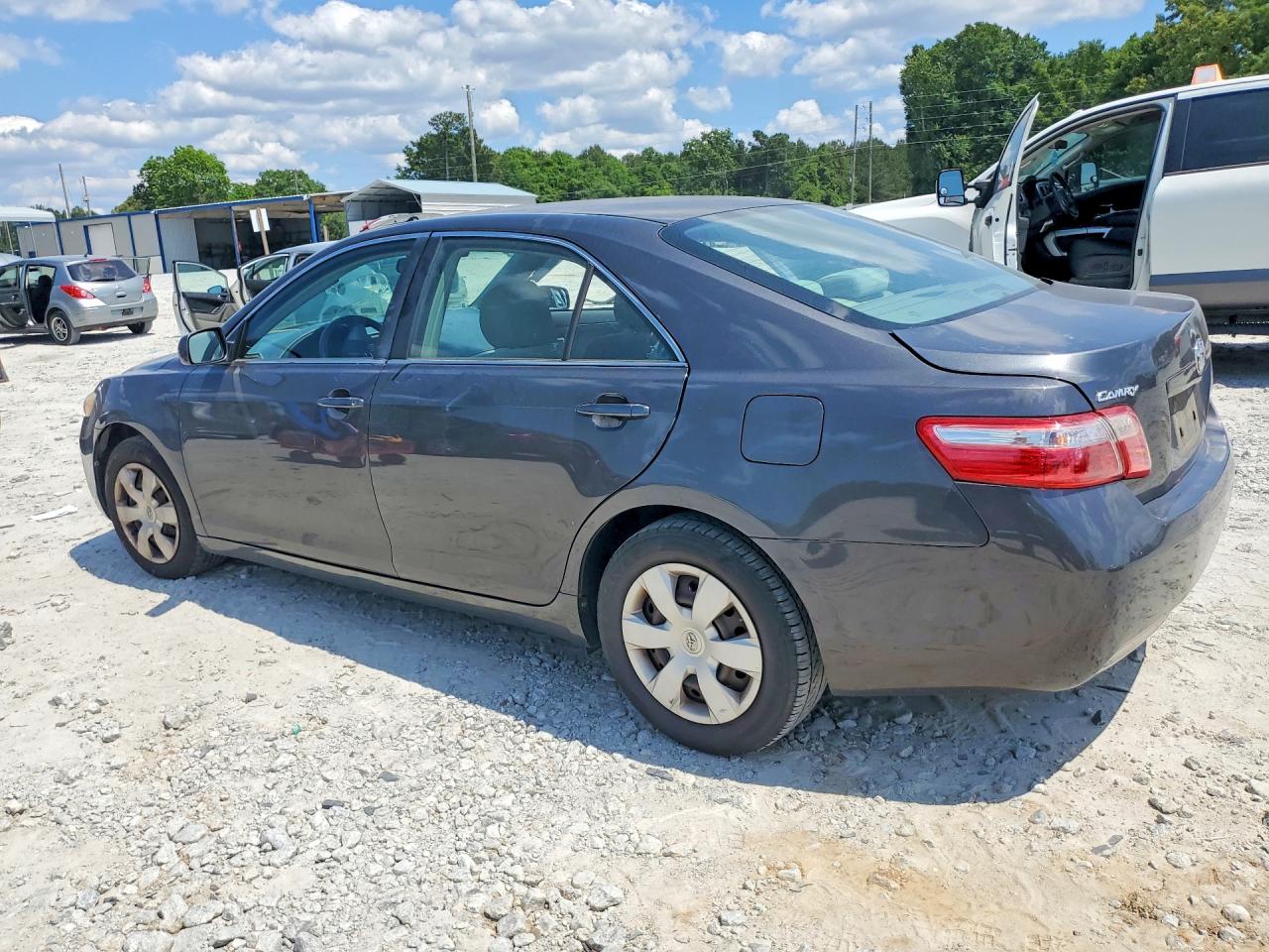 2008 TOYOTA CAMRY LE photo 3