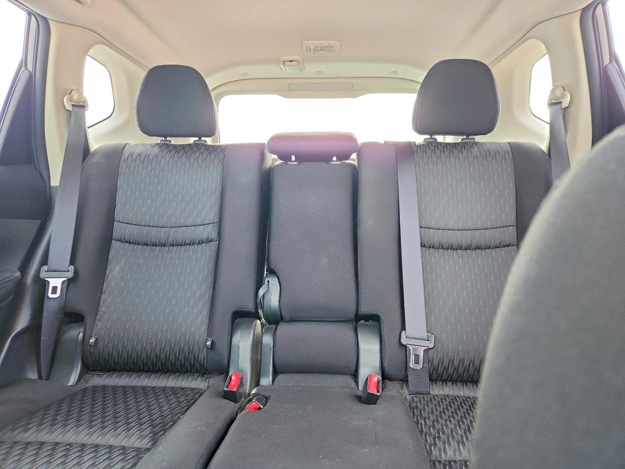 2019 NISSAN ROGUE SV photo 19