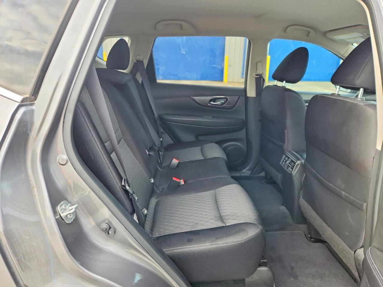 2019 NISSAN ROGUE SV photo 21