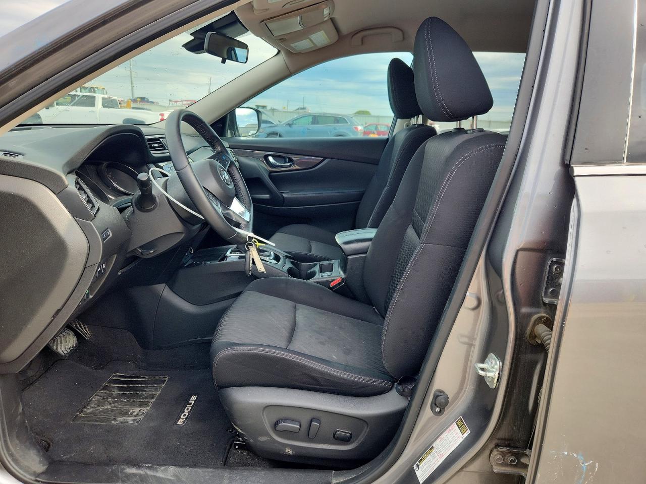 2019 NISSAN ROGUE SV photo 13