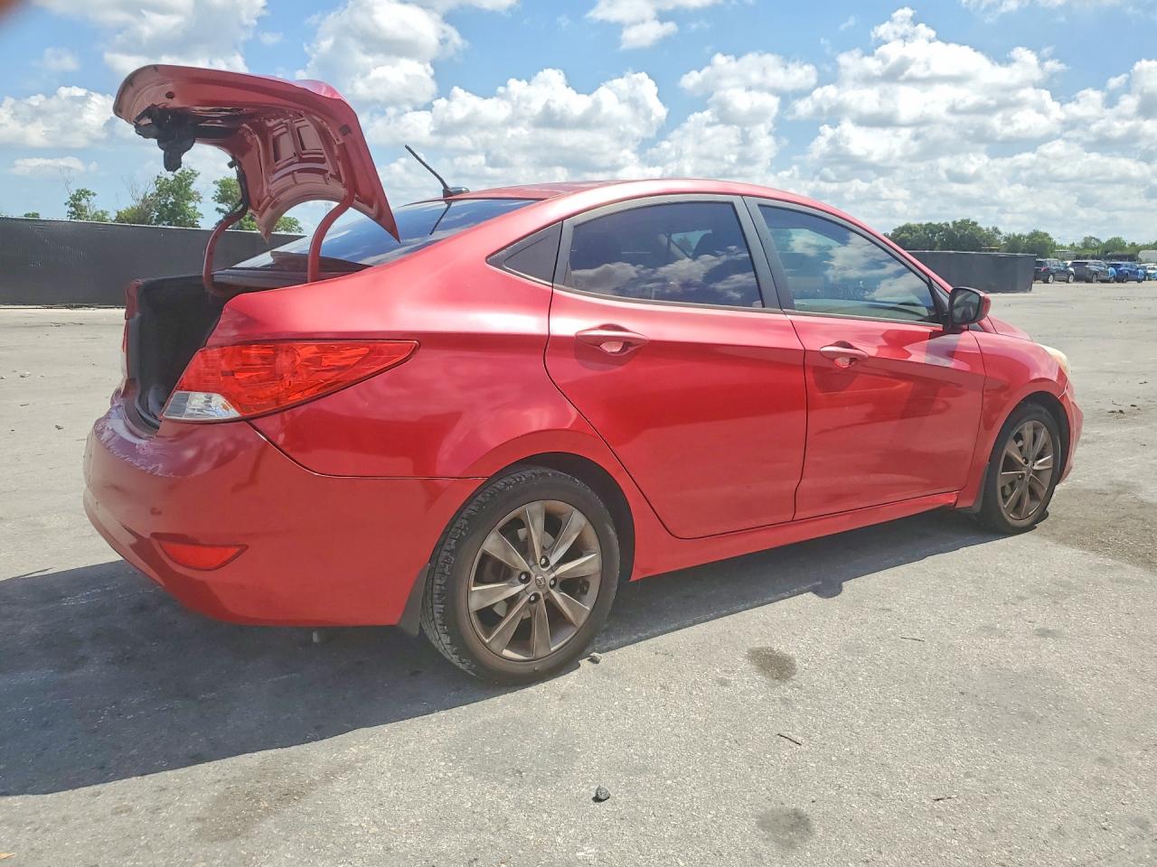 2014 HYUNDAI ACCENT GLS photo 3