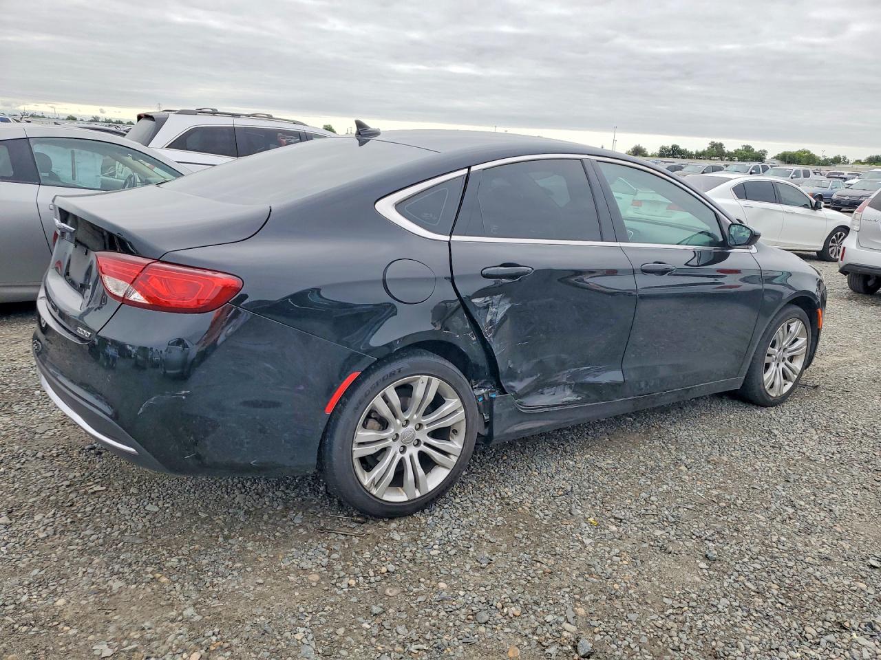 2015 CHRYSLER 200 LIMITED photo 5