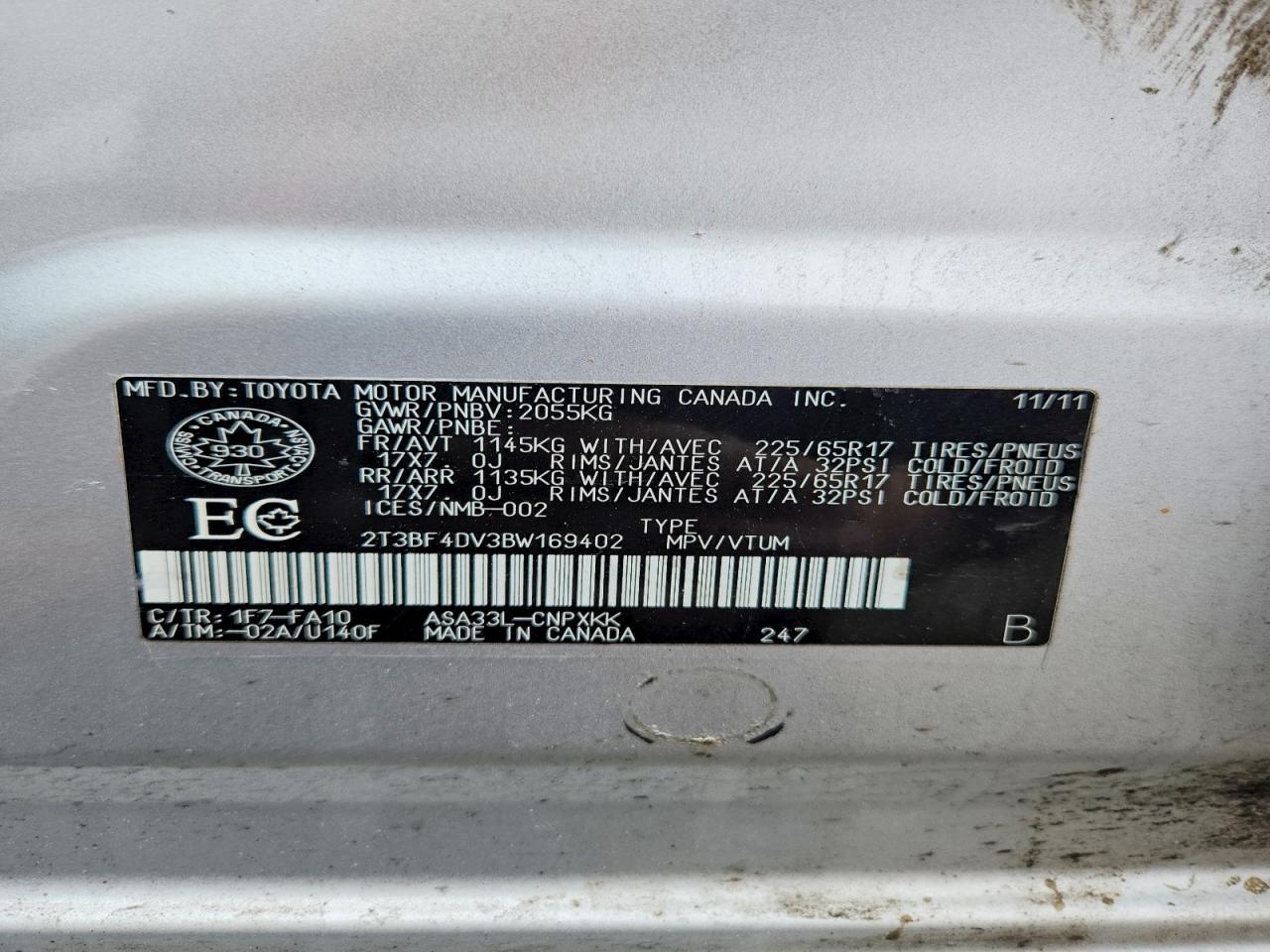 2011 TOYOTA RAV4 photo 27
