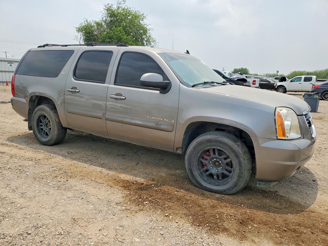2007 GMC YUKON XL K1500 photo 10