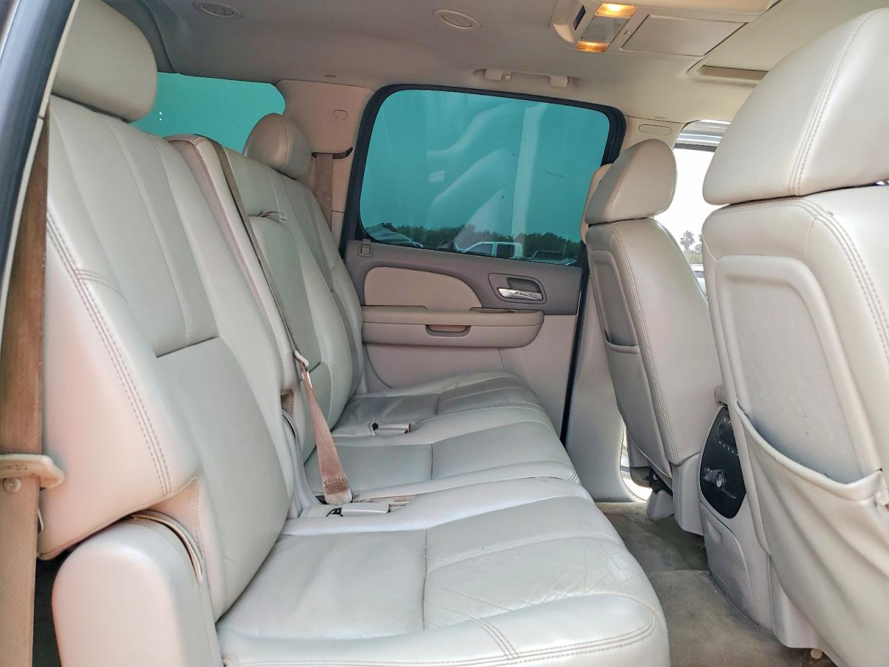 2007 GMC YUKON XL K1500 photo 31