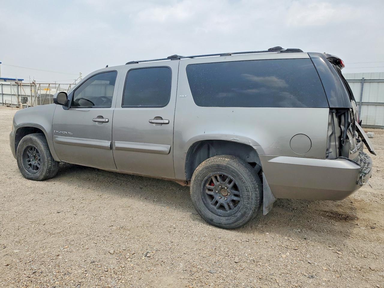 2007 GMC YUKON XL K1500 photo 4