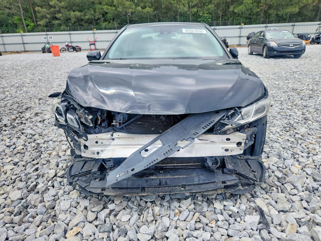 2020 TOYOTA CAMRY SE photo 9