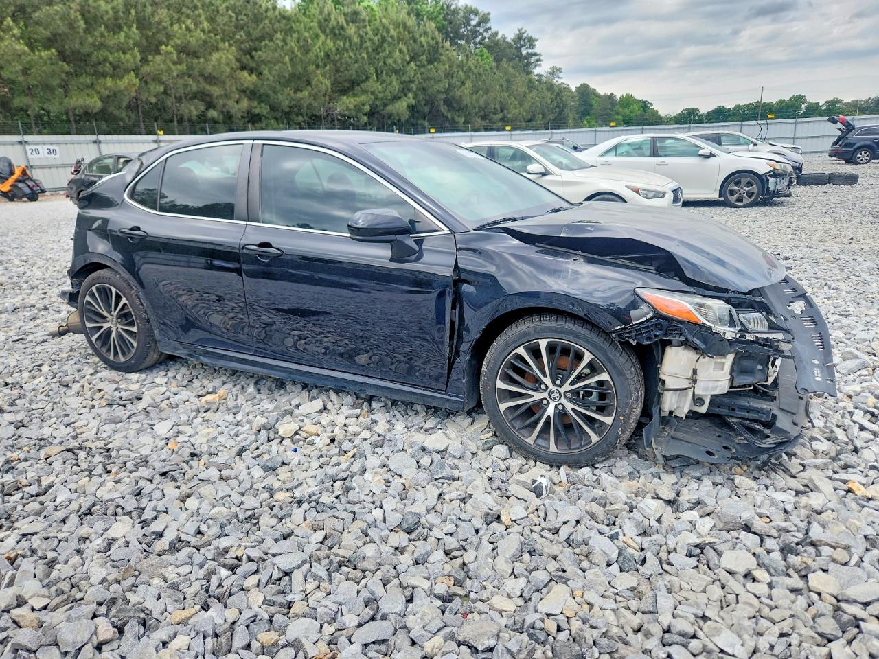 2020 TOYOTA CAMRY SE photo 7