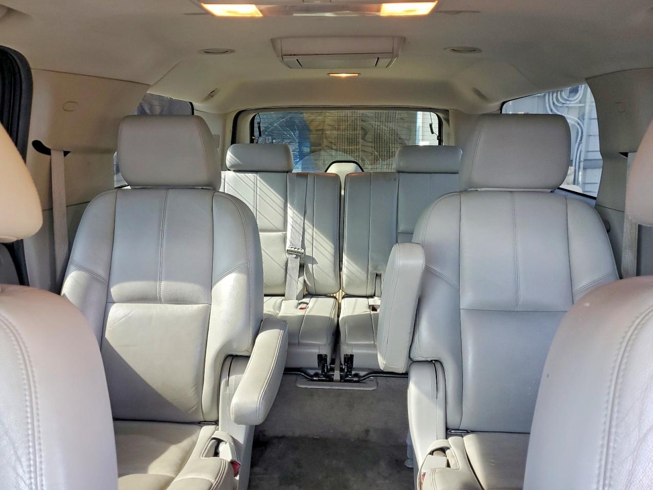 2012 CHEVROLET SUBURBAN K1500 LT photo 28