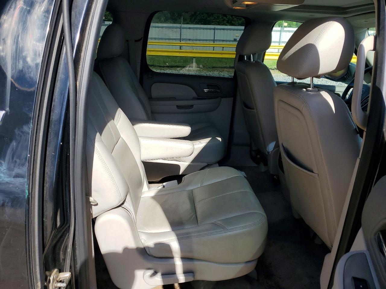 2012 CHEVROLET SUBURBAN K1500 LT photo 31
