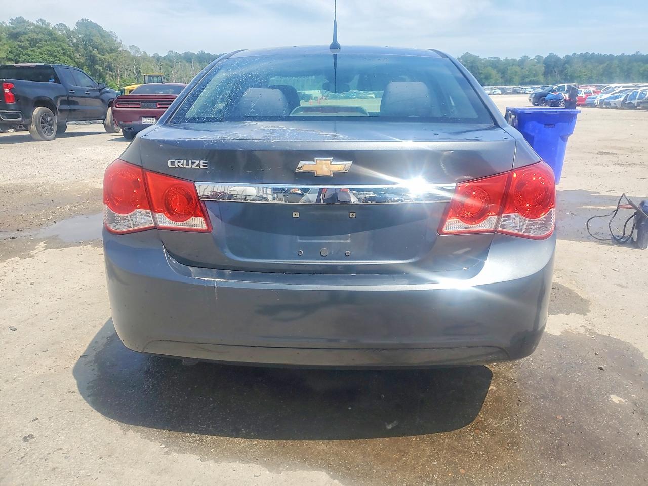 2013 CHEVROLET CRUZE LS photo 11