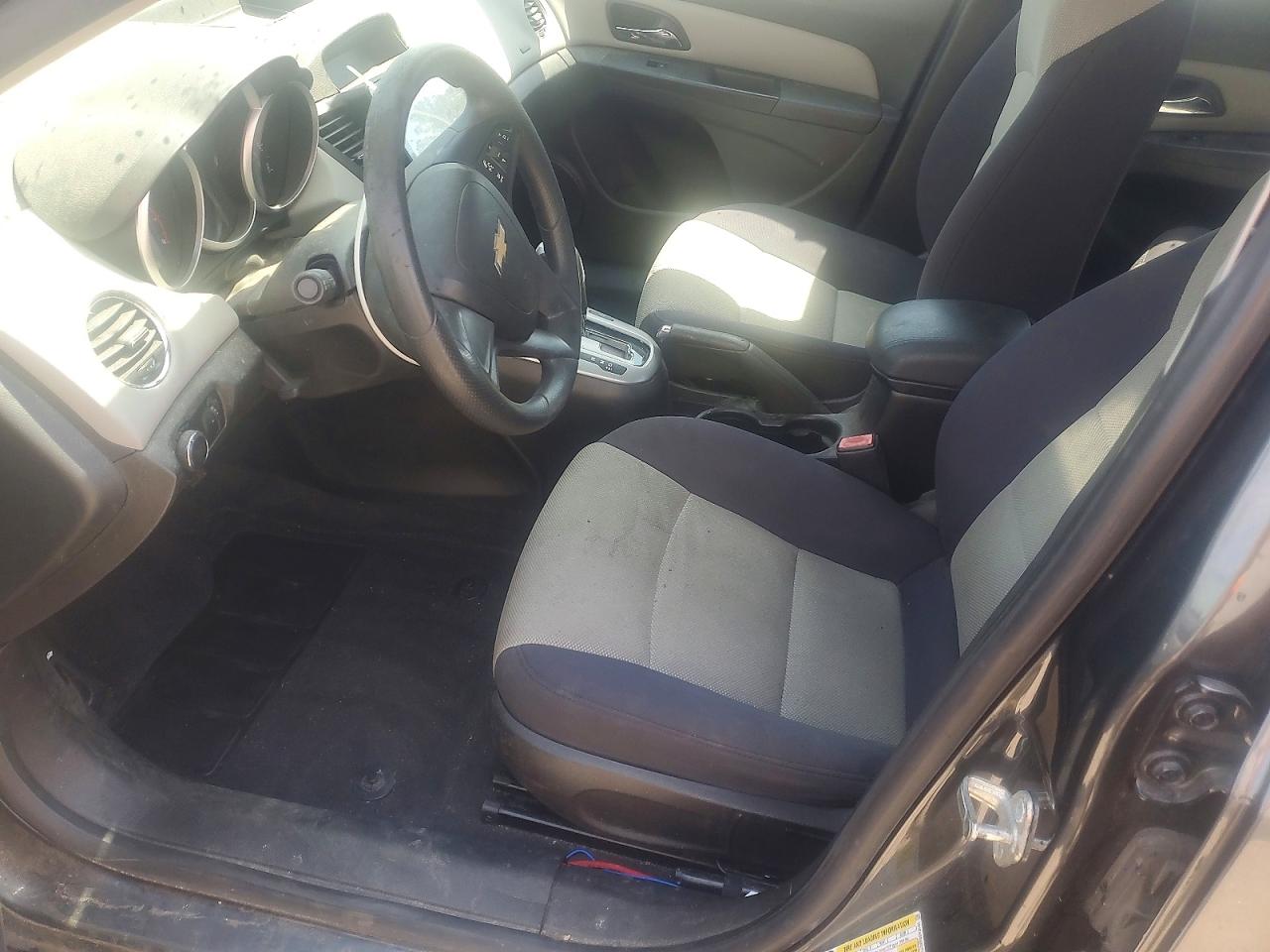 2013 CHEVROLET CRUZE LS photo 13