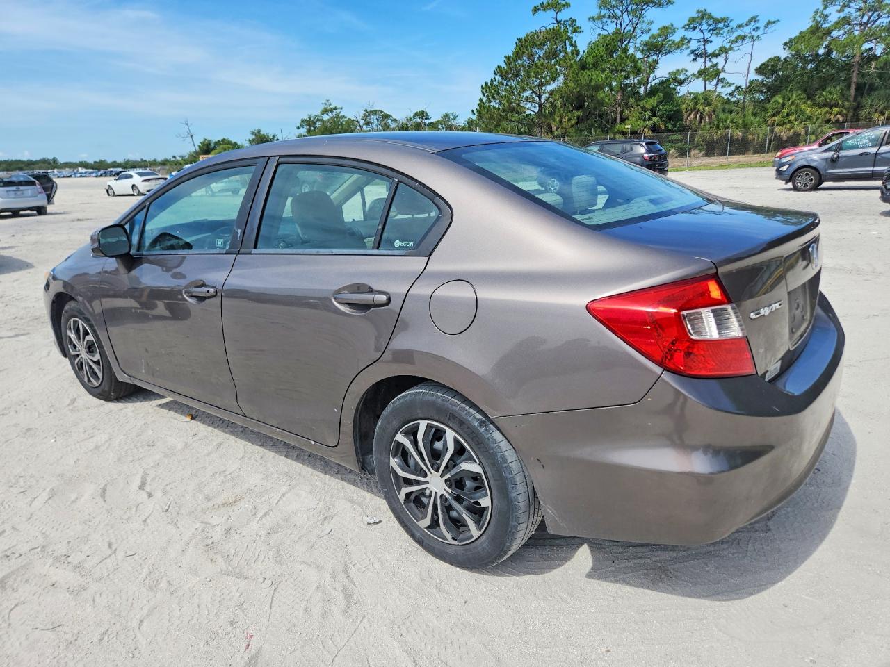 2012 HONDA CIVIC LX photo 4