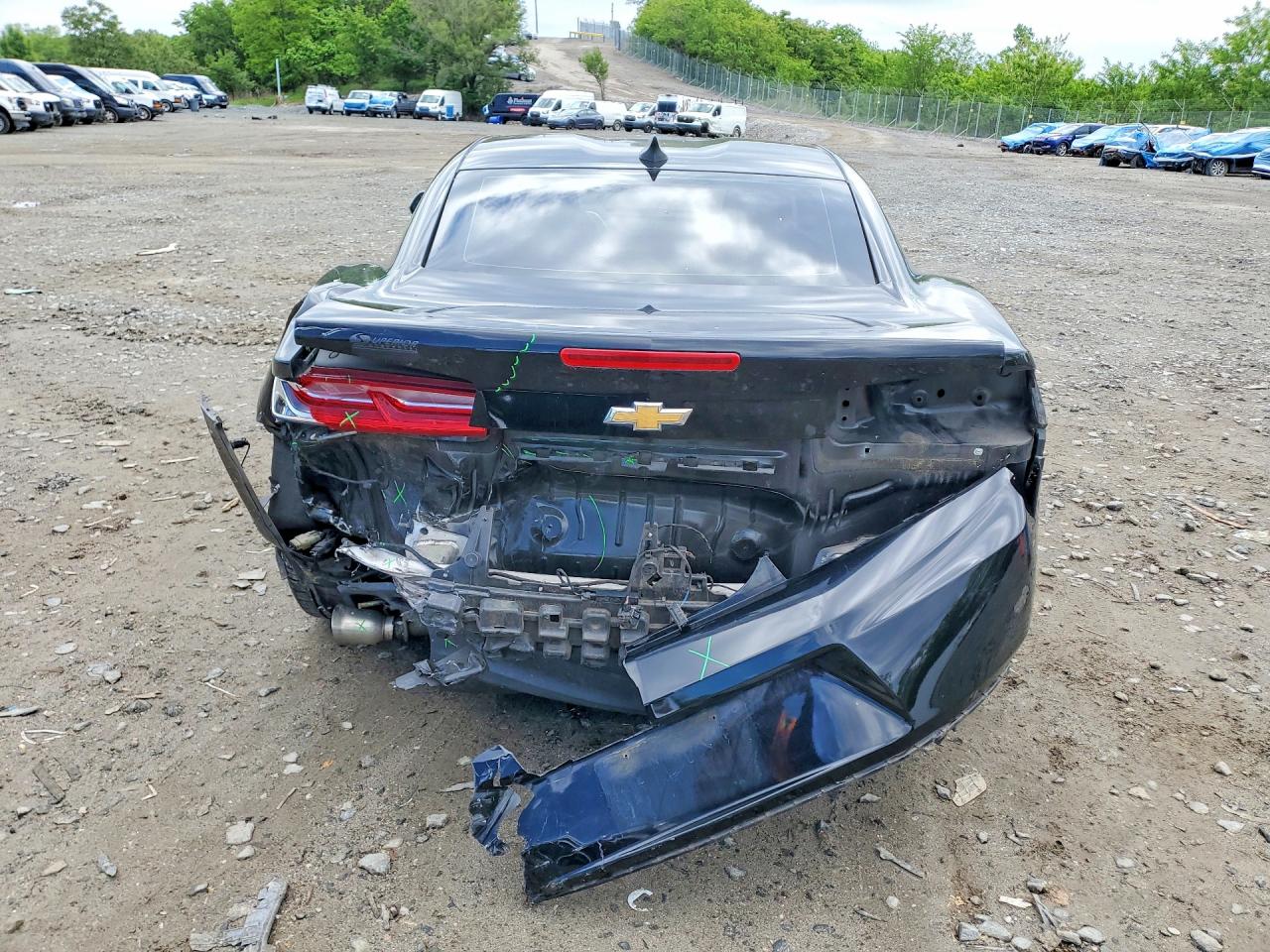 2017 CHEVROLET CAMARO LT photo 11
