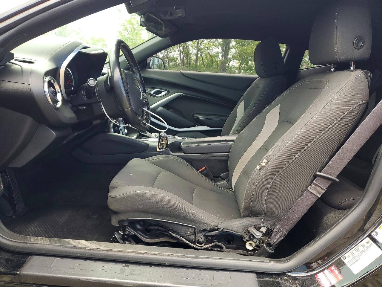 2017 CHEVROLET CAMARO LT photo 13