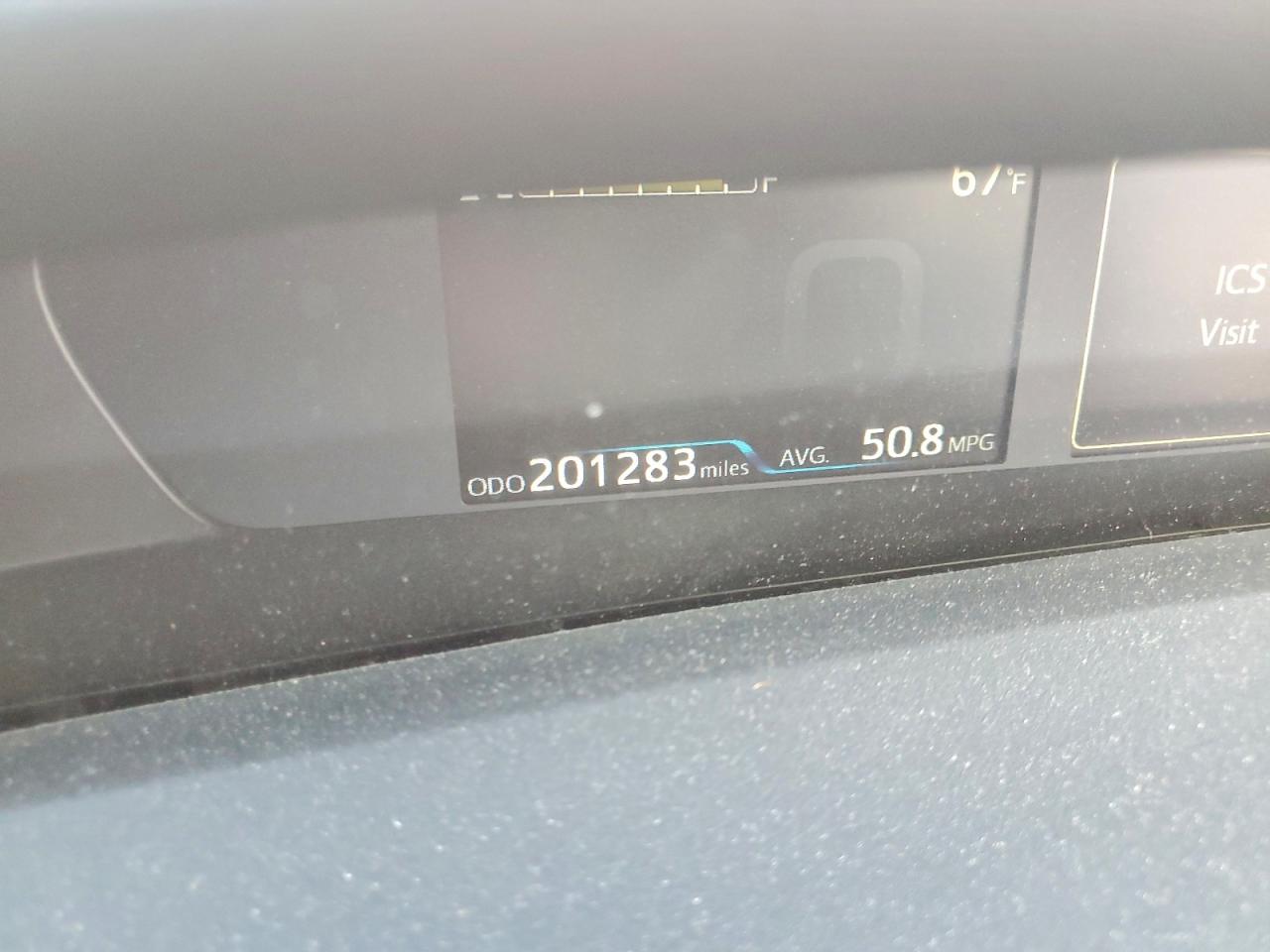 2018 TOYOTA PRIUS TWO photo 17