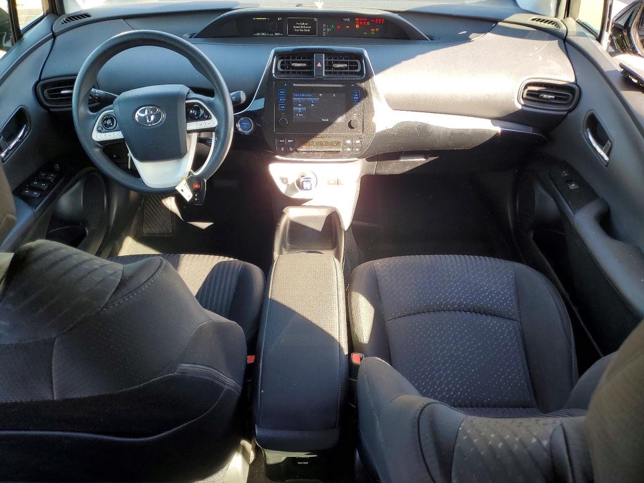 2018 TOYOTA PRIUS TWO photo 15