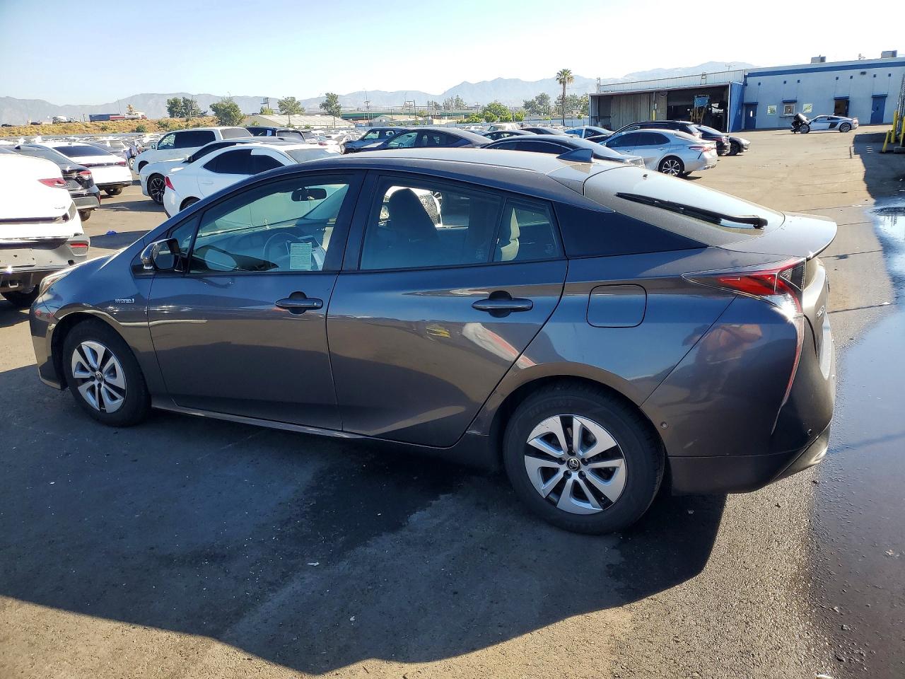 2018 TOYOTA PRIUS TWO photo 3