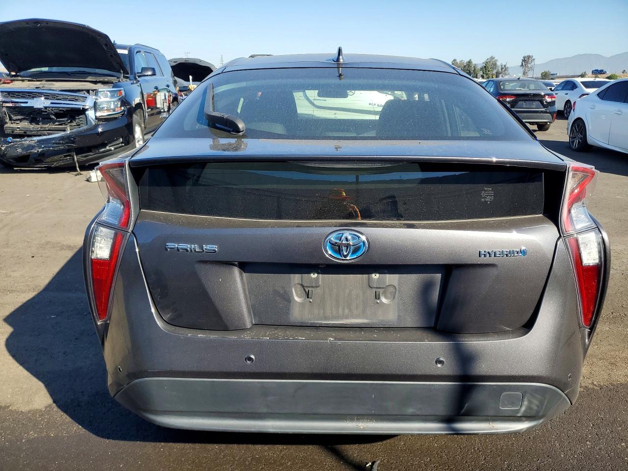 2018 TOYOTA PRIUS TWO photo 11
