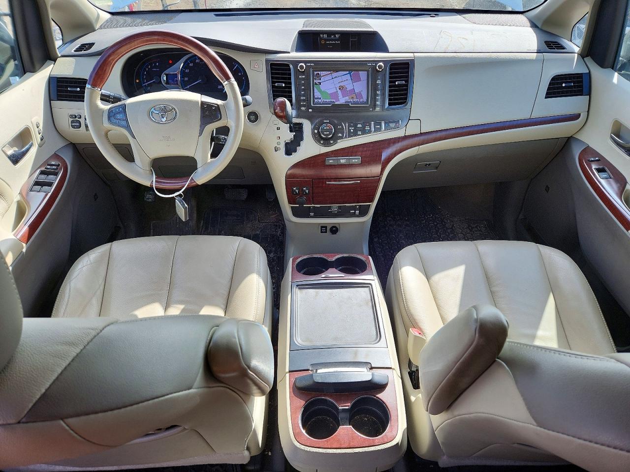 2013 TOYOTA SIENNA XLE 7-PASSENGER photo 15