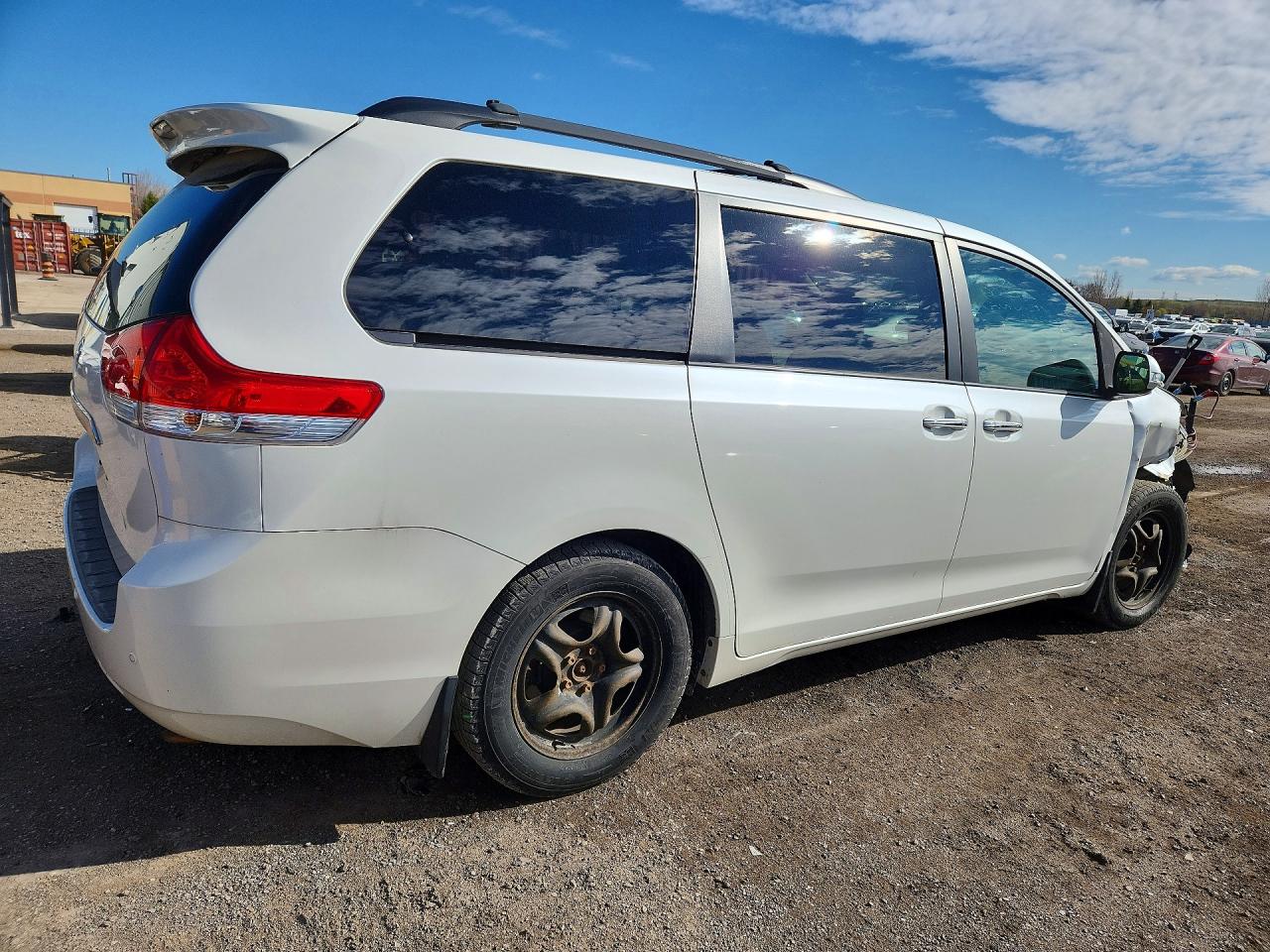 2013 TOYOTA SIENNA XLE 7-PASSENGER photo 5