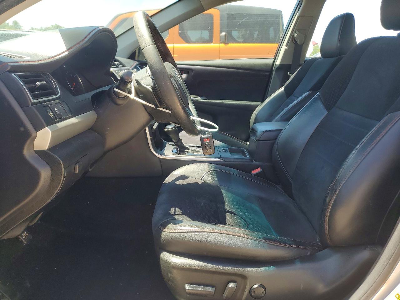 2015 TOYOTA CAMRY XSE photo 13