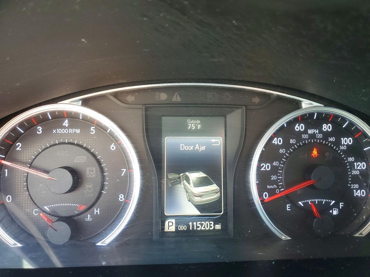 2015 TOYOTA CAMRY XSE photo 17