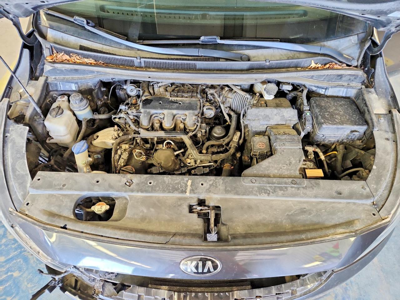 2017 KIA SEDONA LX photo 23