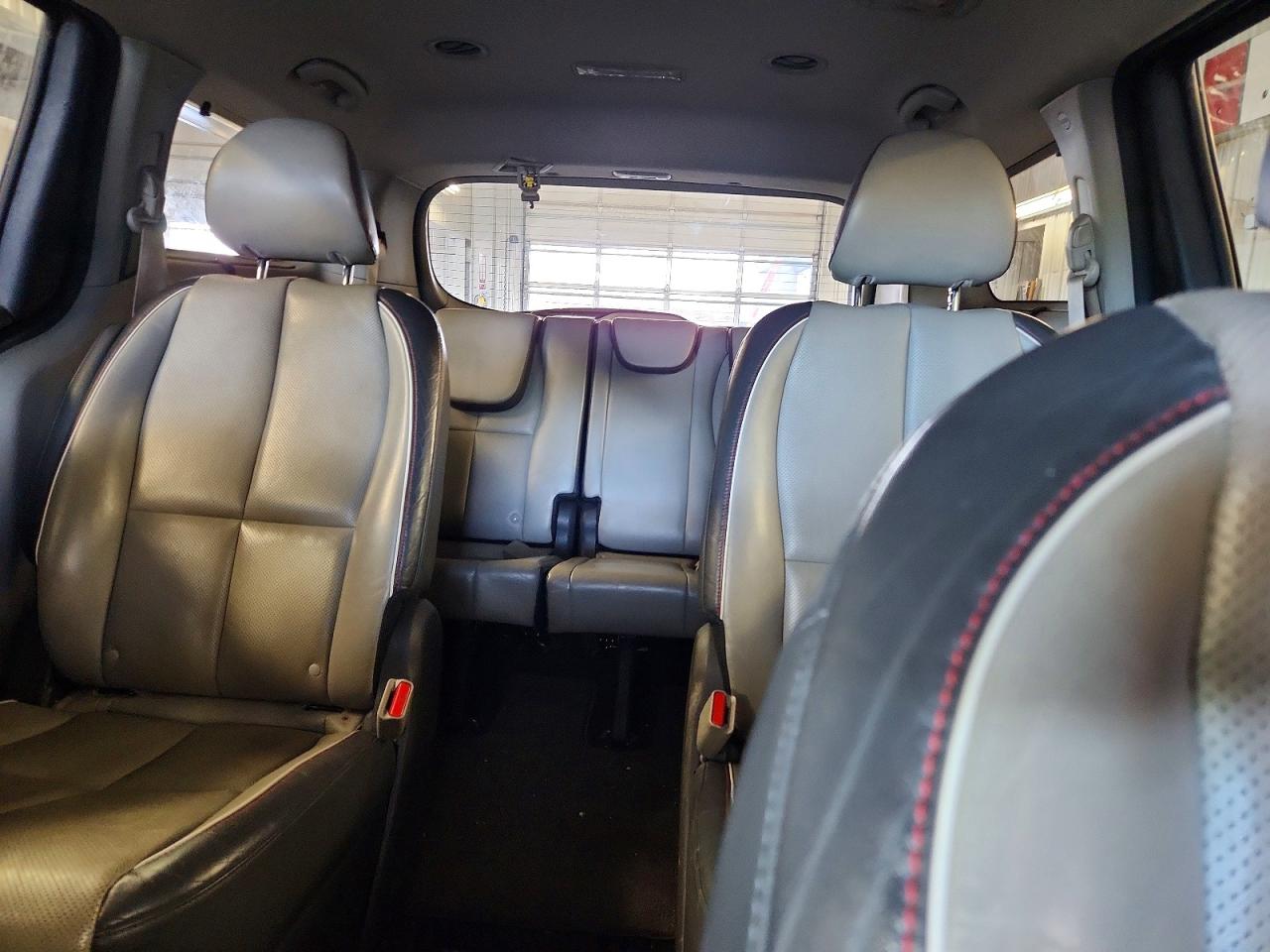 2017 KIA SEDONA LX photo 19