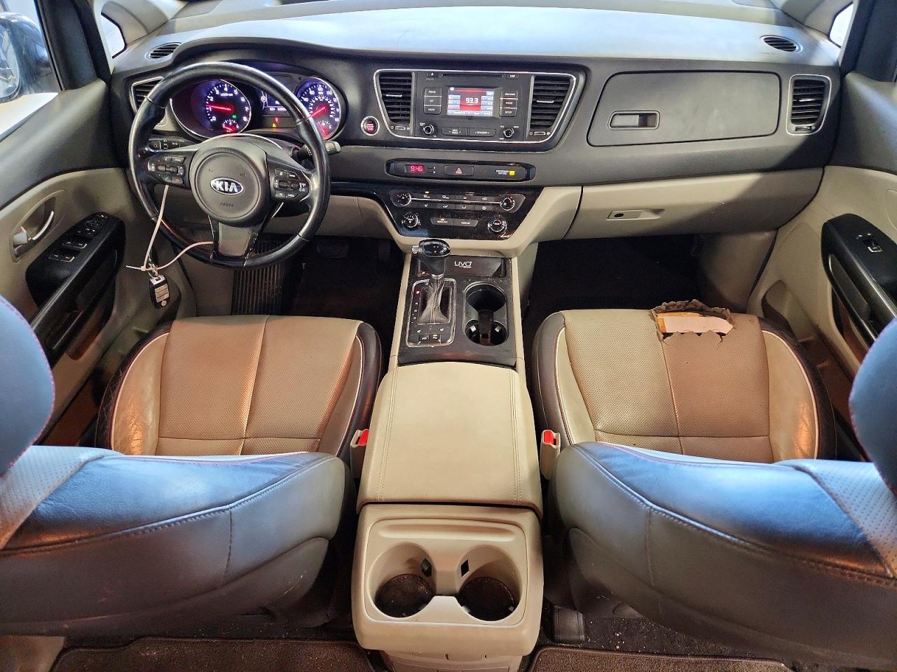 2017 KIA SEDONA LX photo 15